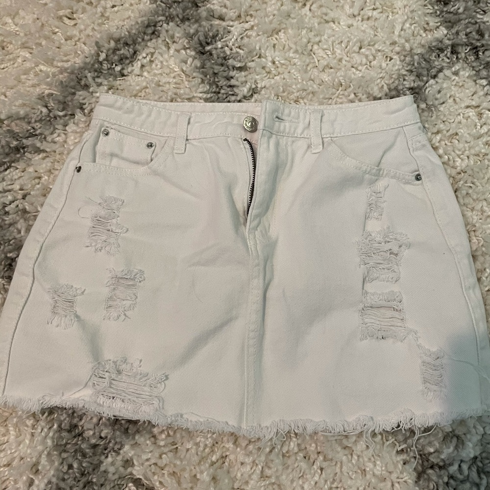 White denim skirt
